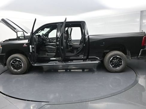 New 2026 RAM 2500 Laramie AWD/4WD image 33