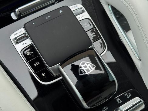 Used 2024 Mercedes-Benz Maybach GLS 600 4MATIC image 39