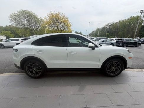 Used 2024 Porsche Cayenne Coupe AWD/4WD image 5