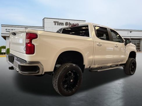 Used 2022 Chevrolet Silverado 1500 LT AWD/4WD image 5