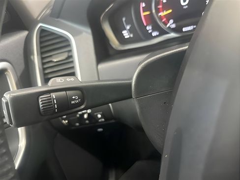 Used 2017 Volvo XC60 T5 Dynamic w/ Preferred Option Package AWD/4WD image 16