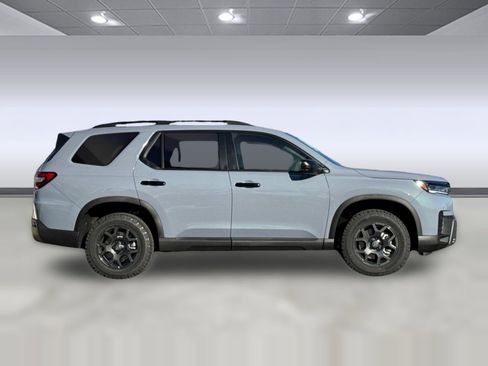 New 2026 Honda Pilot TrailSport image 7