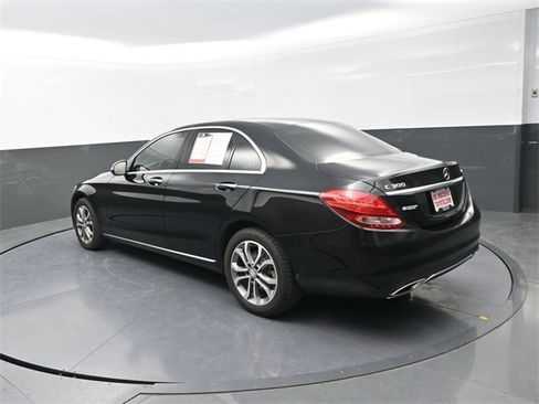 Used 2017 Mercedes-Benz C 300 4MATIC Sedan image 5