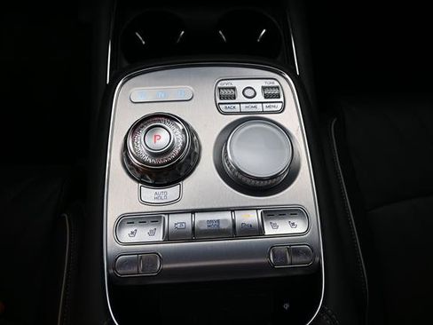 Used 2025 Genesis G90 3.5T AWD/4WD image 15