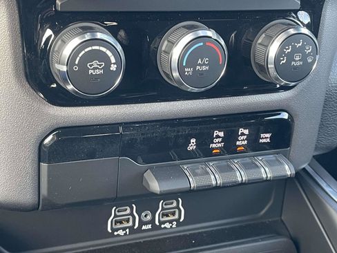 New 2026 RAM 1500 Express AWD/4WD image 13