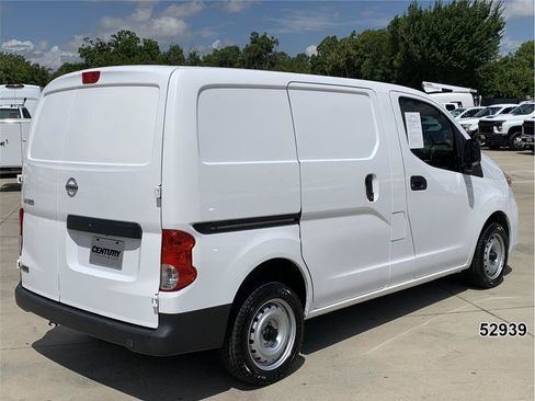 Used 2020 Nissan NV200 S FWD image 2