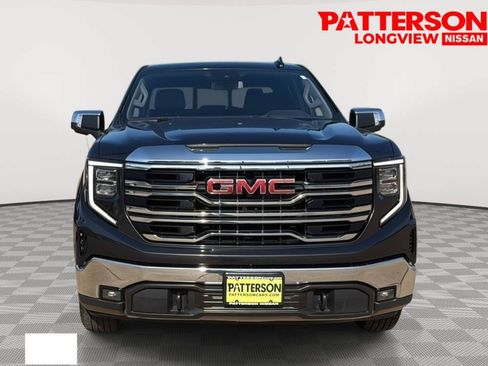 Used 2022 GMC Sierra 1500 SLT w/ SLT Convenience Package AWD/4WD image 2