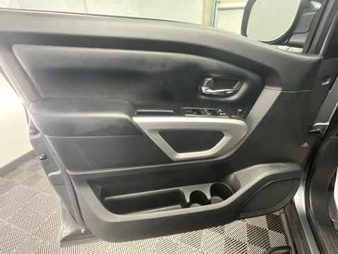 Used 2024 Nissan Titan SV AWD/4WD image 11