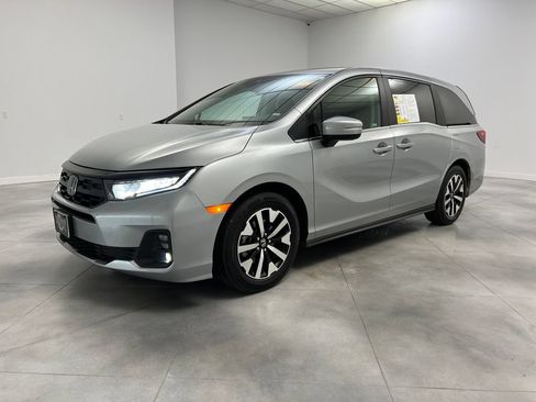 Used 2025 Honda Odyssey EX-L image 4