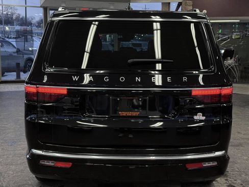 Used 2024 Jeep Wagoneer 4WD w/ Premium Group I image 7