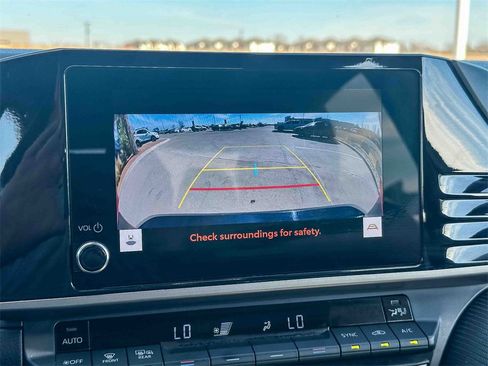 Used 2025 Toyota Camry SE image 30