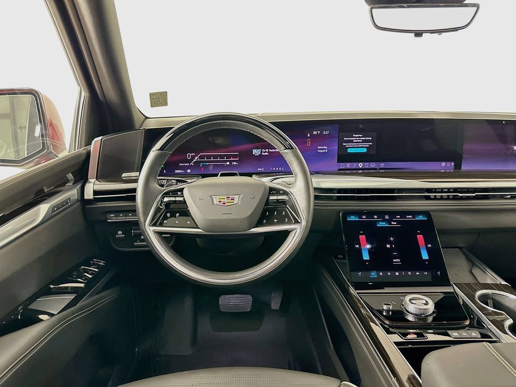 Certified 2026 Cadillac Escalade ESV Luxury w/ LPO, Radiant Package AWD/4WD image 23