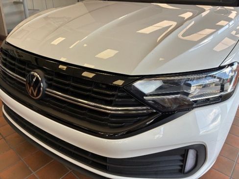 Used 2024 Volkswagen Jetta Sport FWD image 9