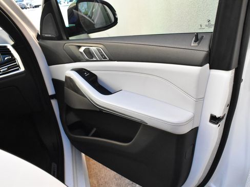 Used 2023 BMW X5 sDrive40i w/ M Sport Package image 31