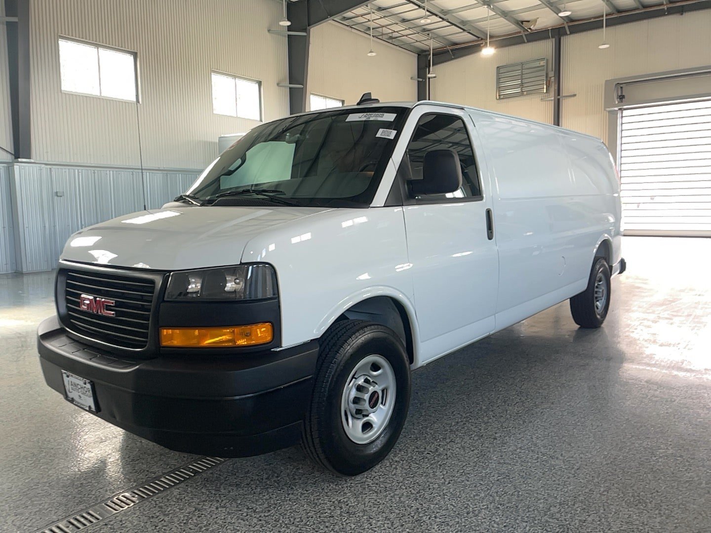 Used 2025 GMC Savana 3500 Extended RWD image 4