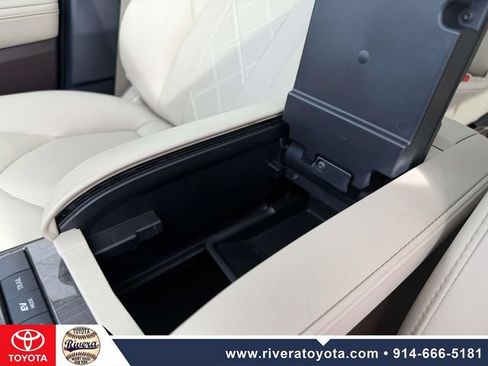 Used 2021 Toyota Highlander Platinum AWD/4WD image 25