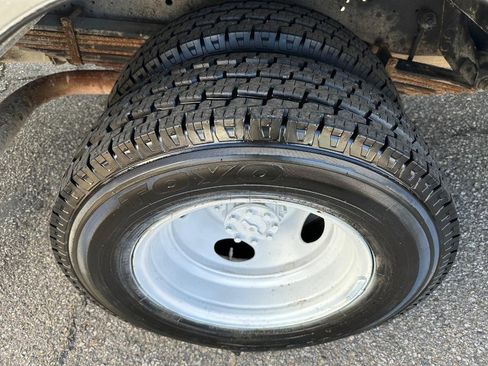 Used 2019 Ford E-450 and Econoline 450 Super Duty w/ Power Windows & Locks Group image 41