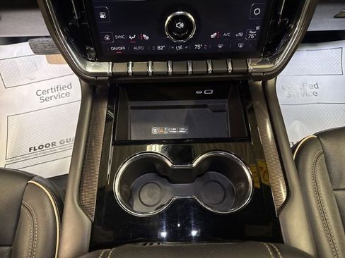 Used 2025 GMC Yukon Elevation w/ LPO, Floor Liner Package image 18