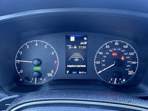 Used 2025 Toyota Corolla Cross SE image 26