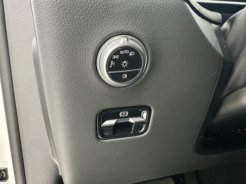 Certified 2025 Mercedes-Benz GLC 300 4MATIC image 33