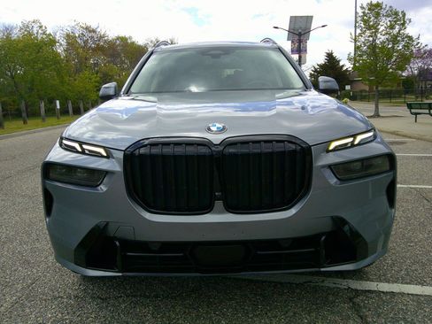 Used 2023 BMW X7 xDrive40i AWD/4WD image 31
