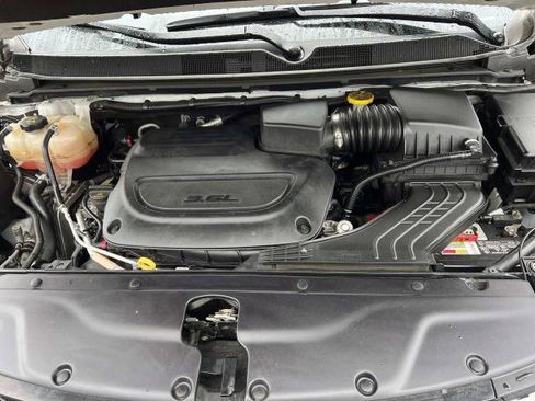 Used 2022 Chrysler Pacifica Limited image 9