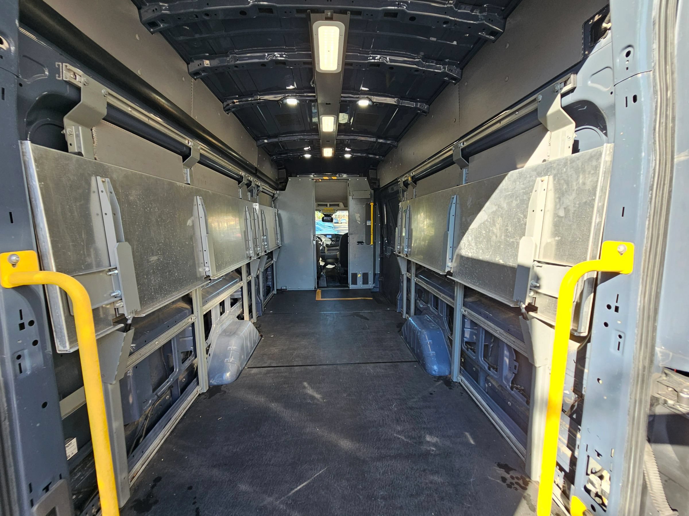 Used 2020 Ford Transit 250 148 High Roof Extended RWD image 25
