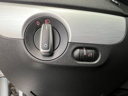 Used 2013 Volkswagen Jetta Hybrid Sedan FWD image 23
