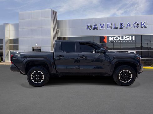 Used 2025 Toyota Tacoma TRD Off-Road AWD/4WD image 7