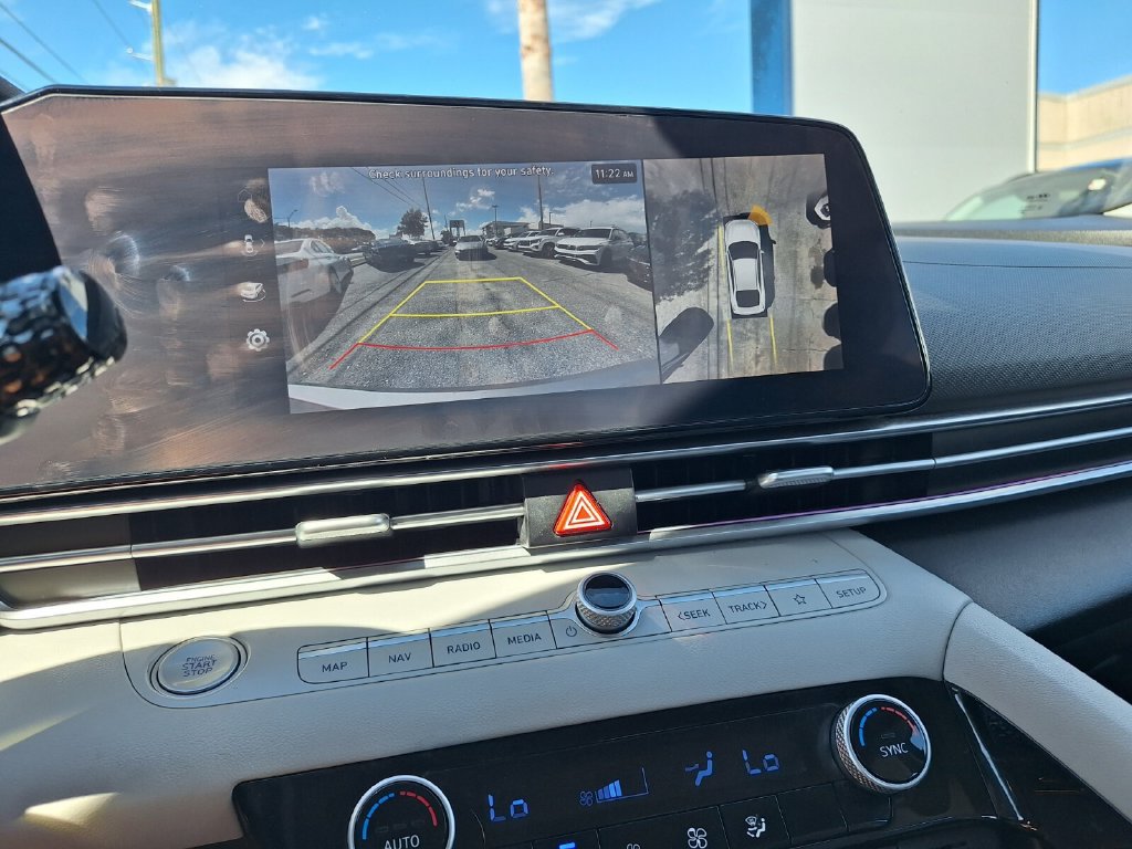 Used 2024 Hyundai Elantra Limited FWD image 19