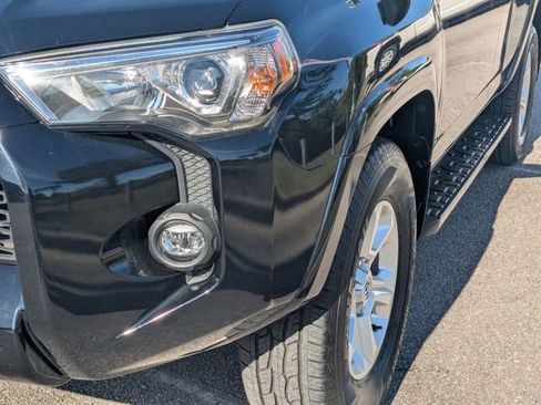 Used 2024 Toyota 4Runner SR5 AWD/4WD image 9