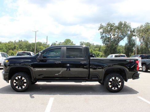 Used 2020 Chevrolet Silverado 2500 Custom w/ Custom Value Package AWD/4WD image 3