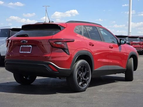 New 2026 Chevrolet Trax LT w/ Driver Confidence Package FWD image 21