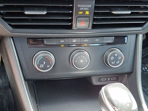 Used 2023 Volkswagen Jetta Sport FWD image 19