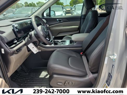 New 2026 Kia Carnival EX FWD image 21