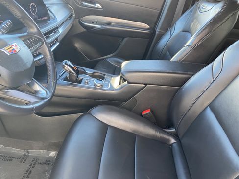 Used 2024 Cadillac XT4 Premium Luxury image 17