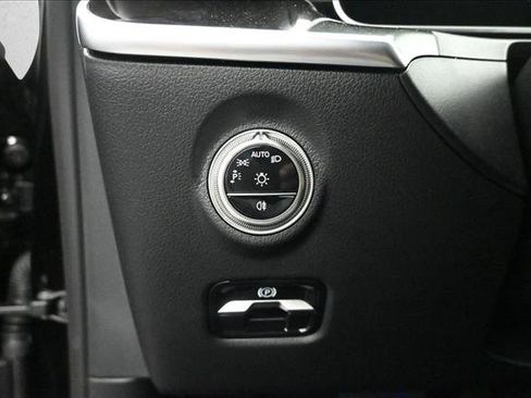 Used 2026 Mercedes-Benz C 300 4MATIC Sedan image 11