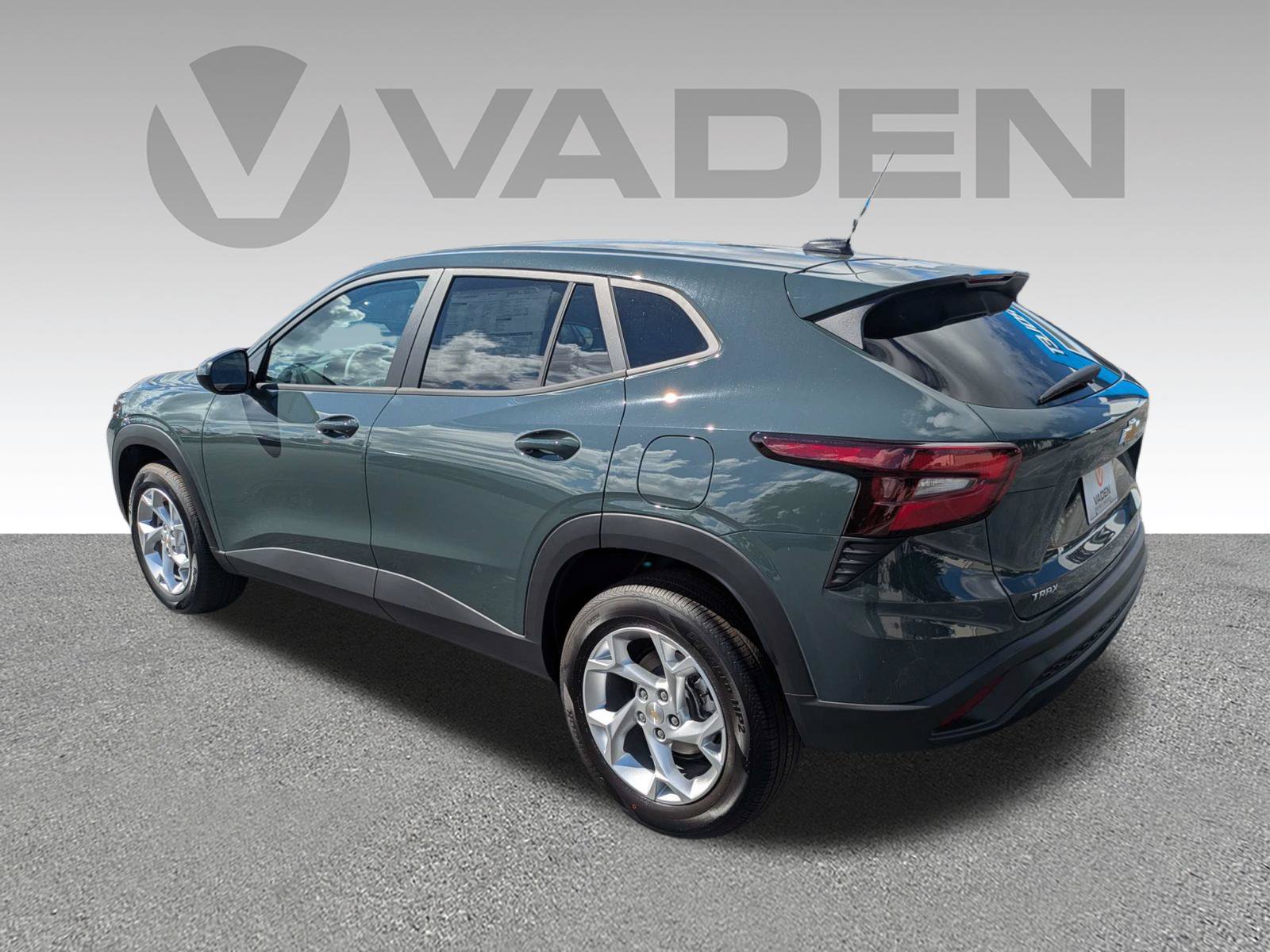 New 2026 Chevrolet Trax LS w/ LS Convenience Package FWD image 26