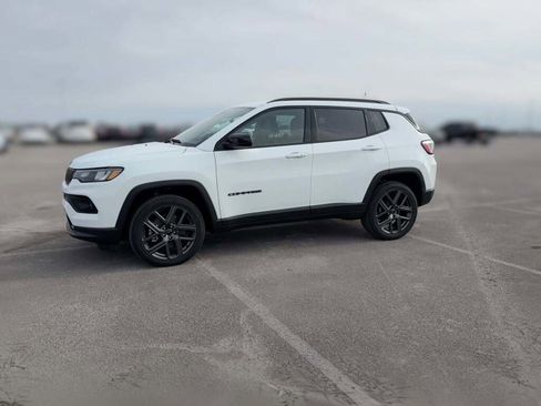New 2026 Jeep Compass Latitude image 5