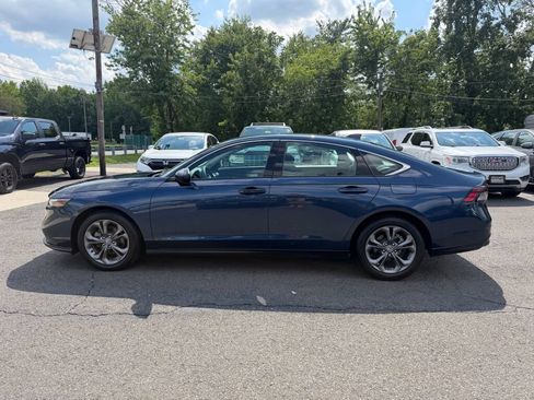 Used 2023 Honda Accord EX image 4