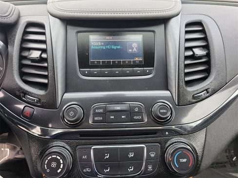 Used 2014 Chevrolet Impala LS w/ LS Convenience Package image 21