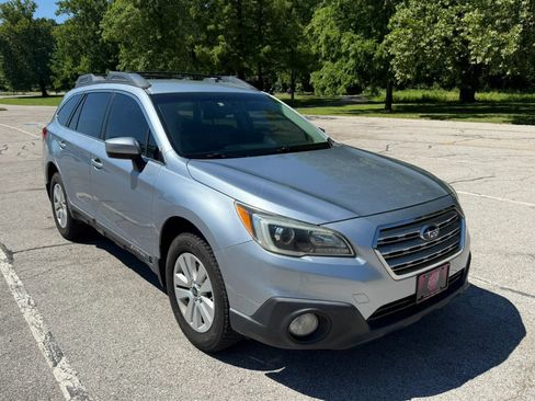 Used 2015 Subaru Outback 2.5i Premium AWD/4WD image 3
