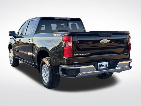 Used 2021 Chevrolet Silverado 1500 LT w/ Convenience Package II image 4