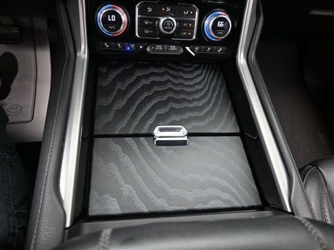 Used 2023 GMC Yukon Denali RWD image 11