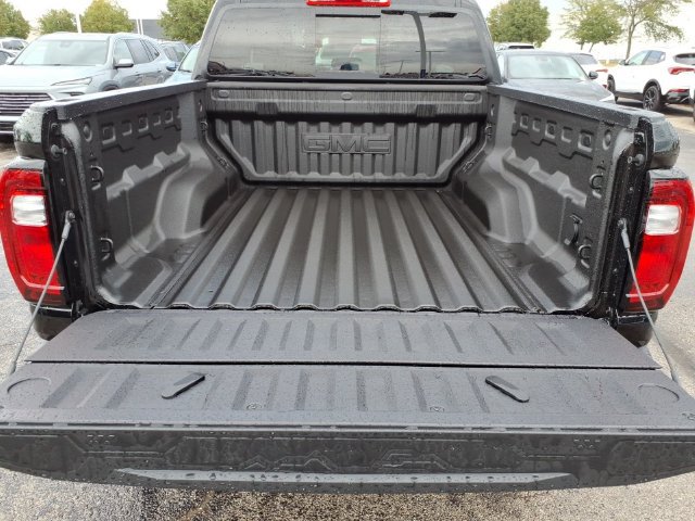New 2026 GMC Canyon Denali w/ LPO, Denali Black Edition AWD/4WD image 22