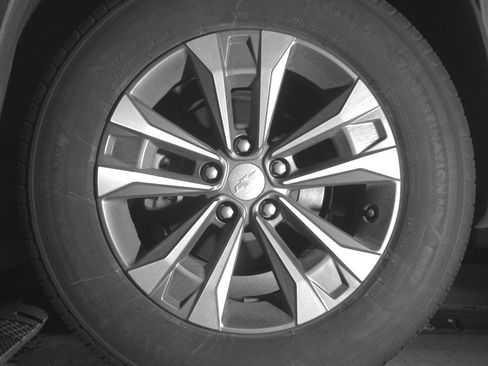 Used 2025 Chevrolet Equinox LT FWD image 14