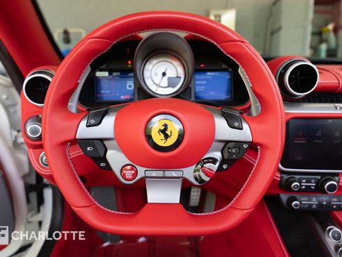 Used 2019 Ferrari Portofino image 25