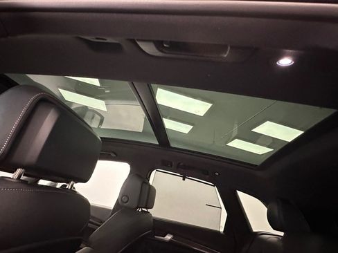 Used 2023 Audi SQ5 Prestige w/ Prestige Package image 37