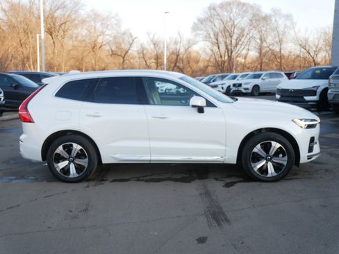 Certified 2023 Volvo XC60 T8 Core image 8