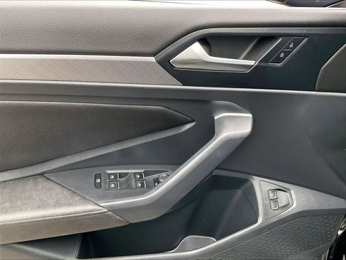 Used 2023 Volkswagen Jetta SE FWD image 35